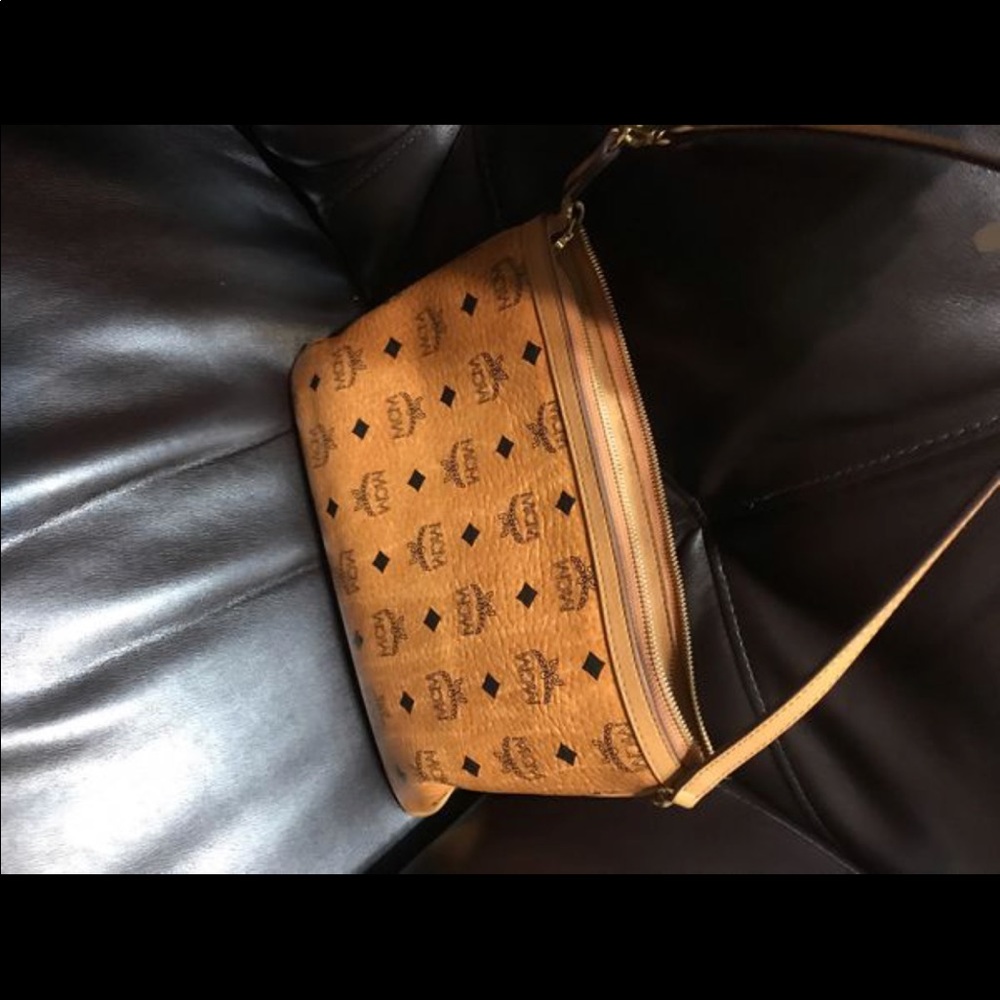 Mcm tote w/ small wristlet & purse bag